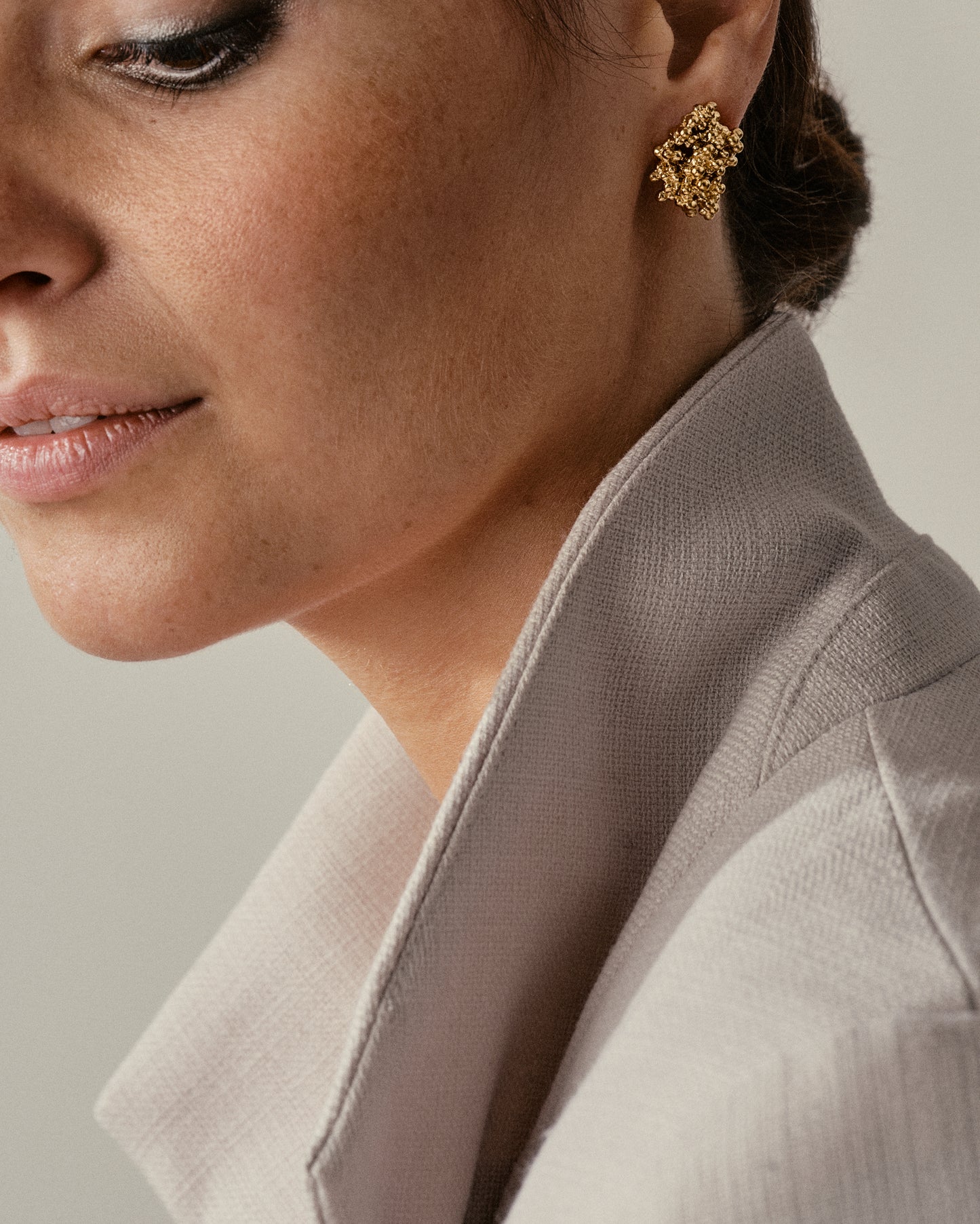 Large gold-plated Kaviar earstuds