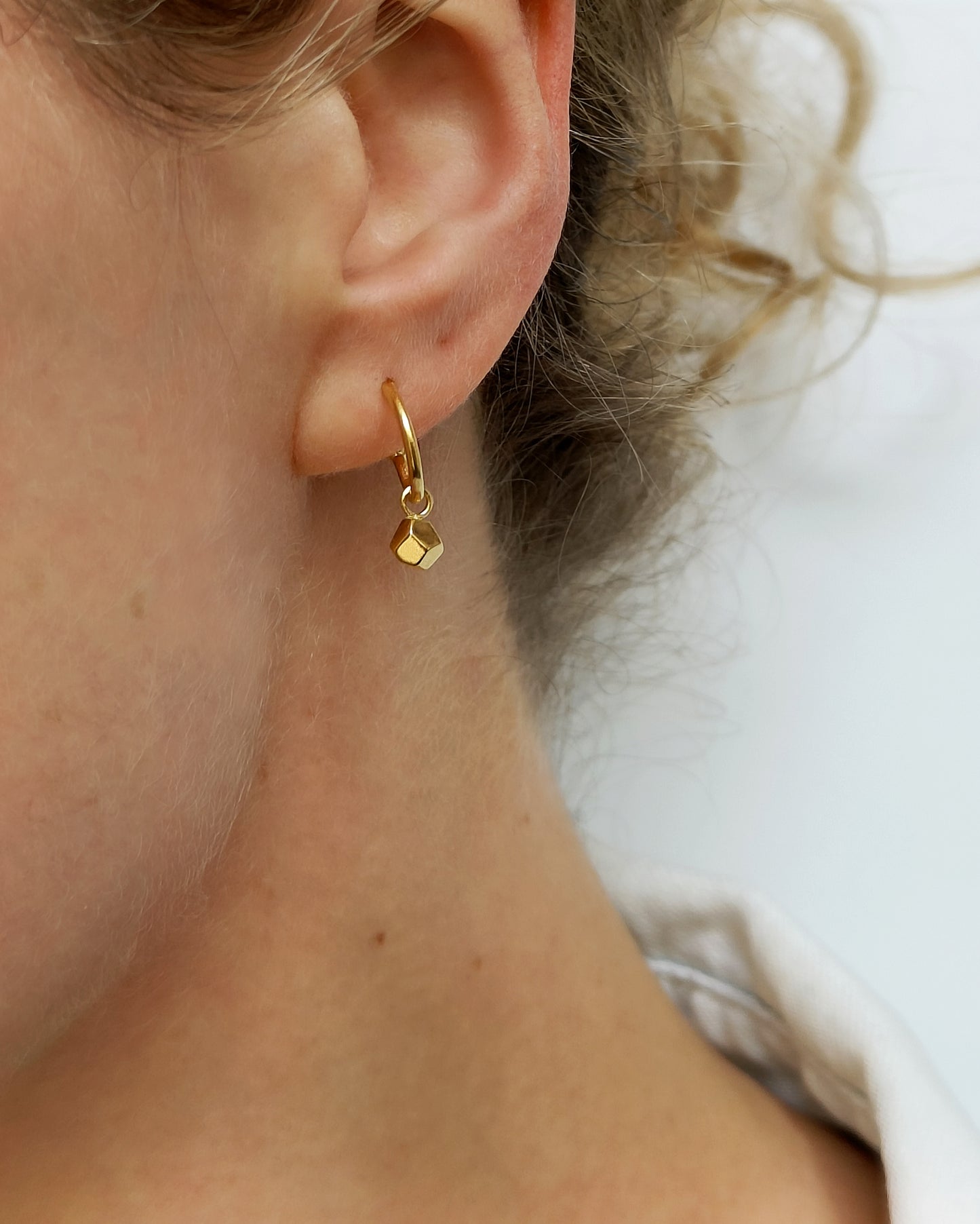 Gold-plated hoop earrings Refined