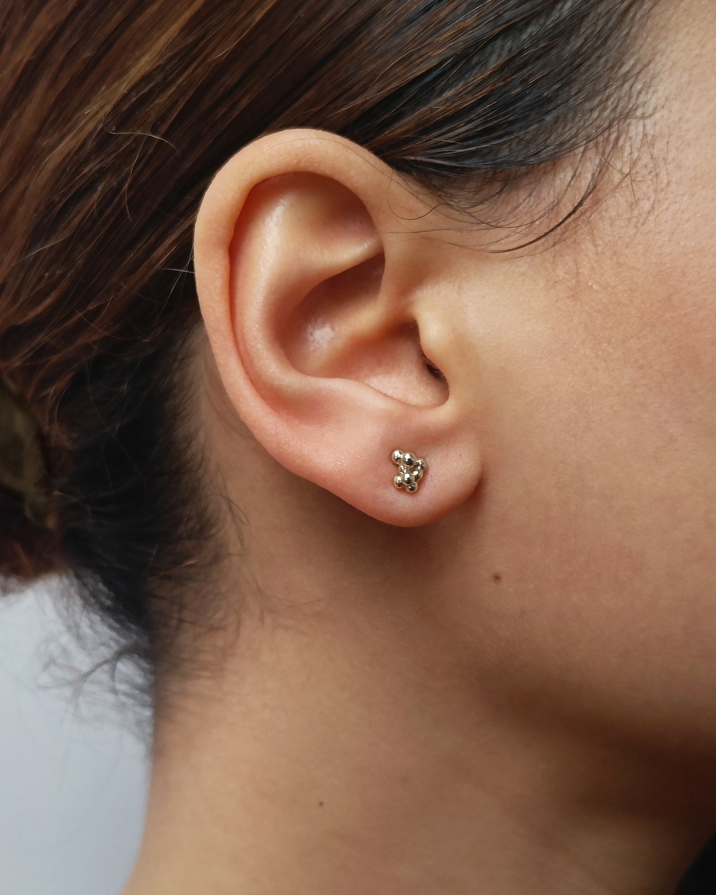 Mini earstuds Kaviar Silver