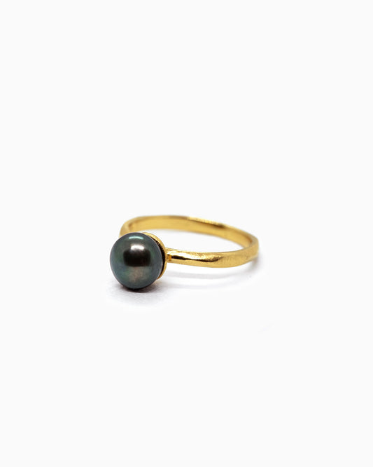Vergulde Kaviar ring met donkere parel