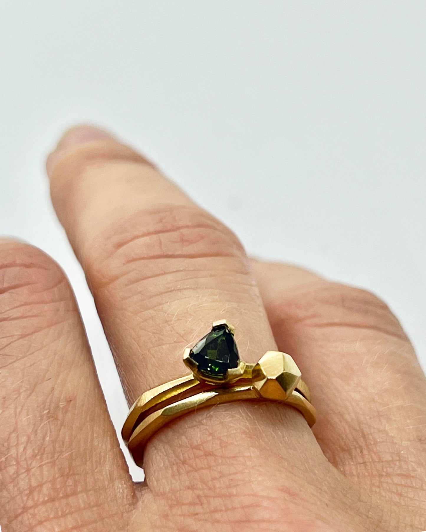 18K fairmined gold tourma Rock ring