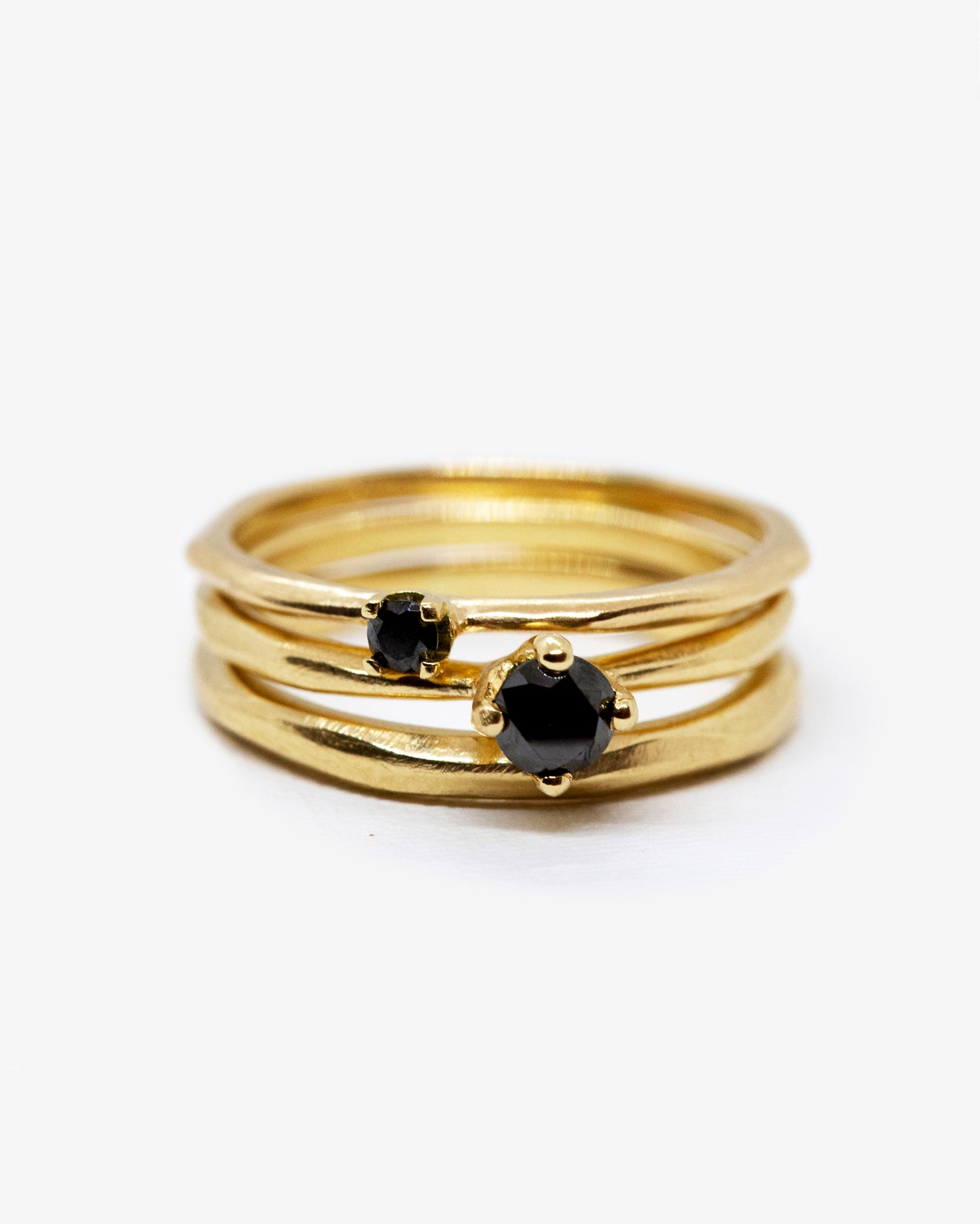 18k fairmined gold Kaviar trio ring with black diamonds