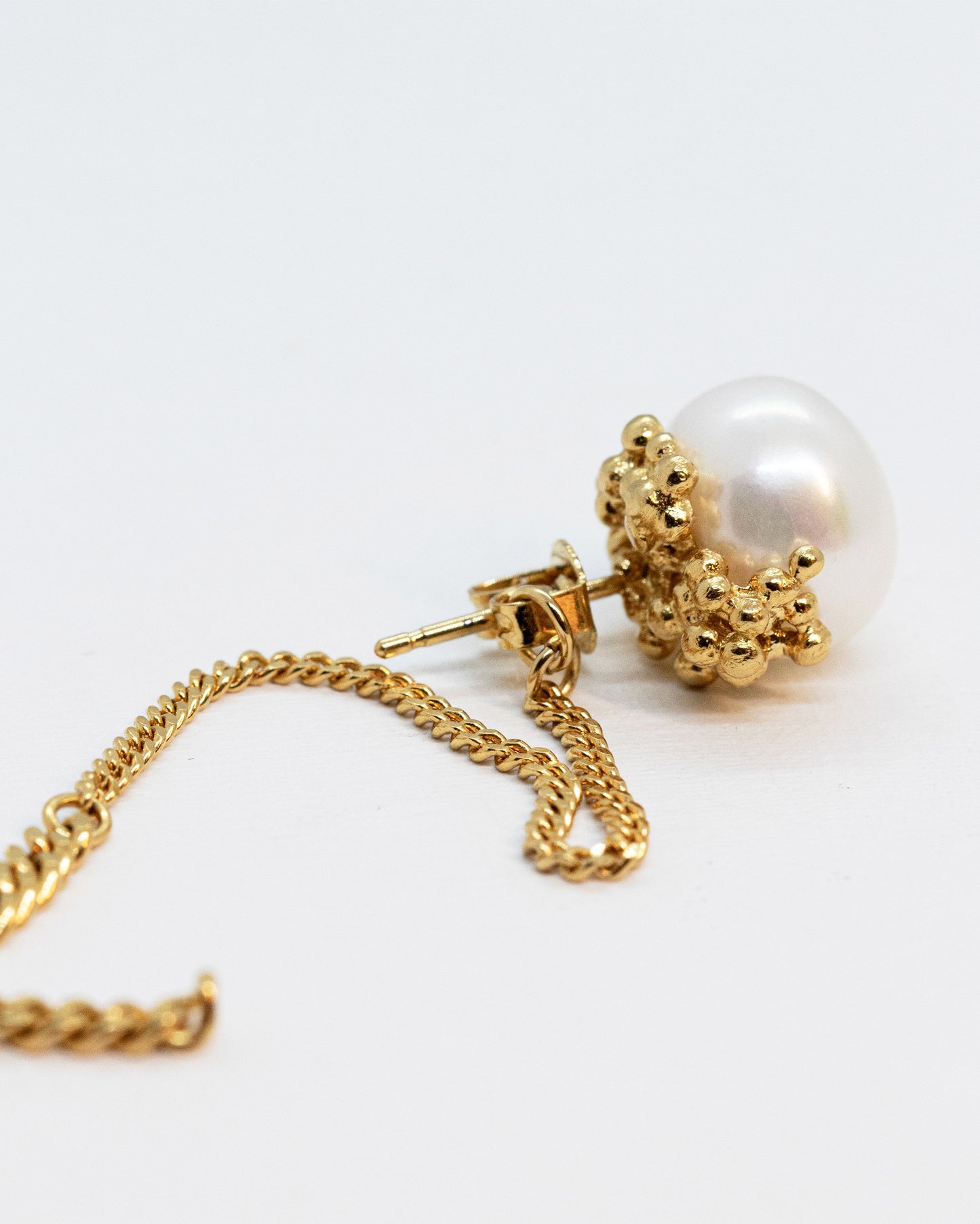 Gold-plated Summer Kaviar earrings with pearl