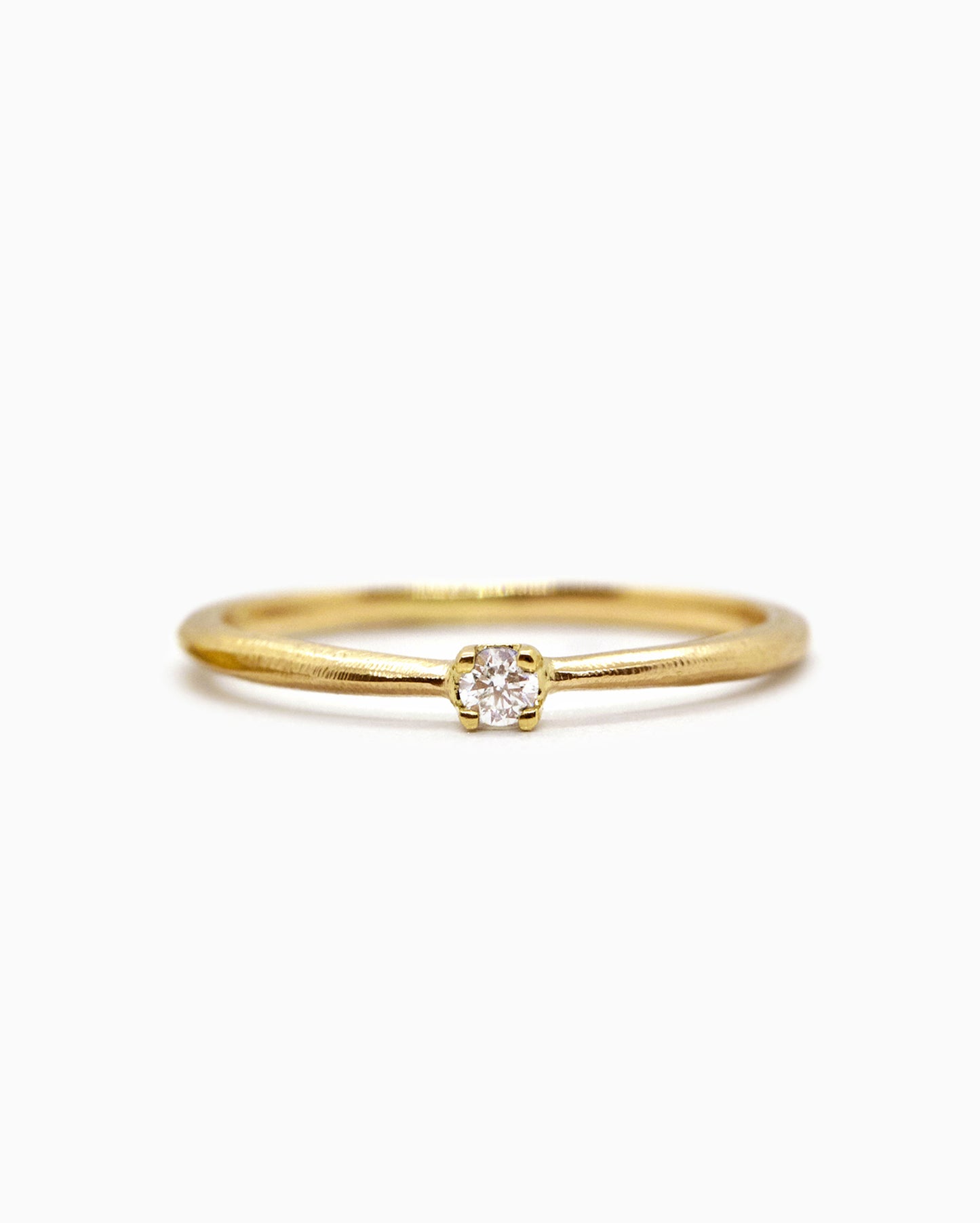 18k fairmined gold fine organic ring with diamond