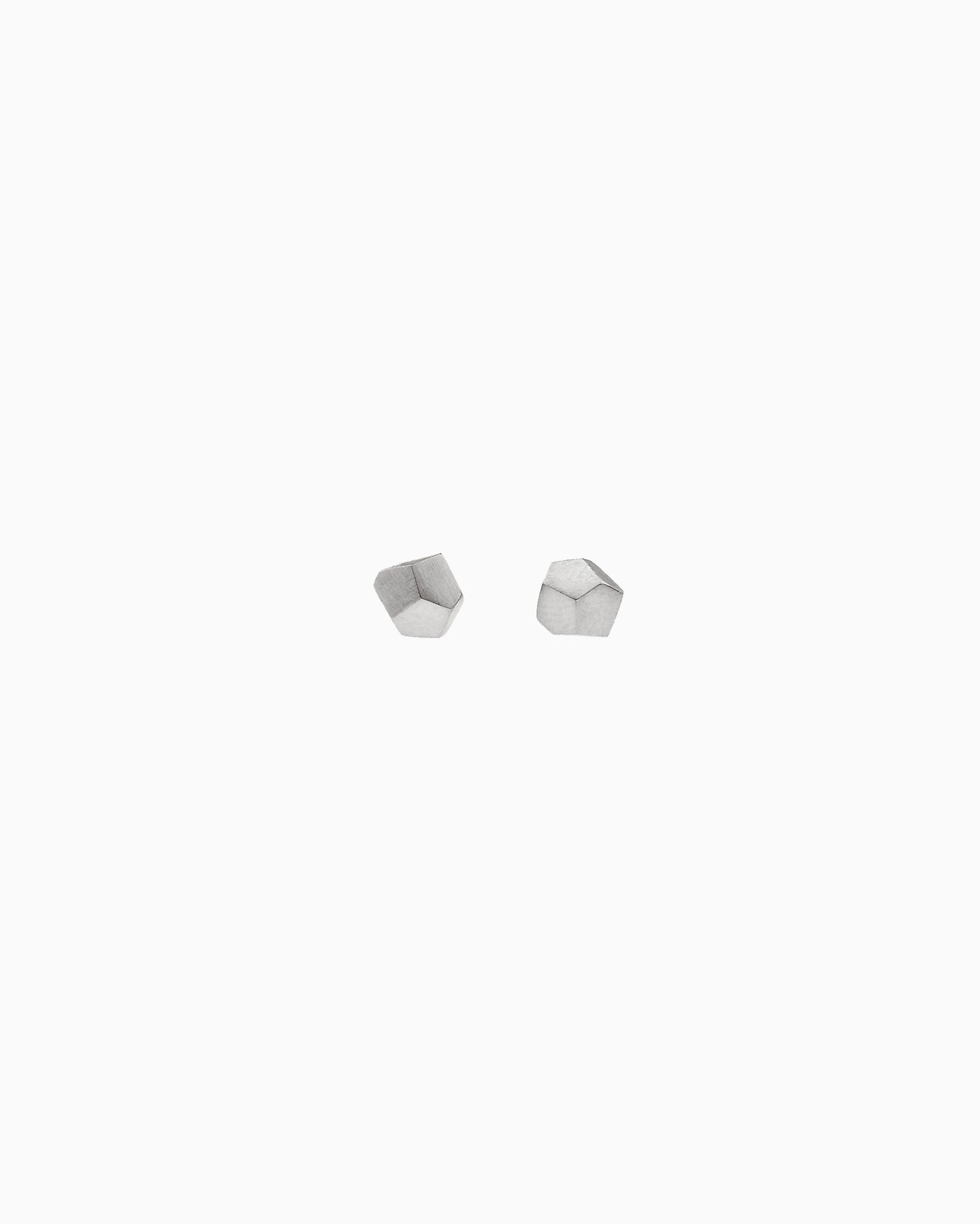 Silver earstuds mini Refined