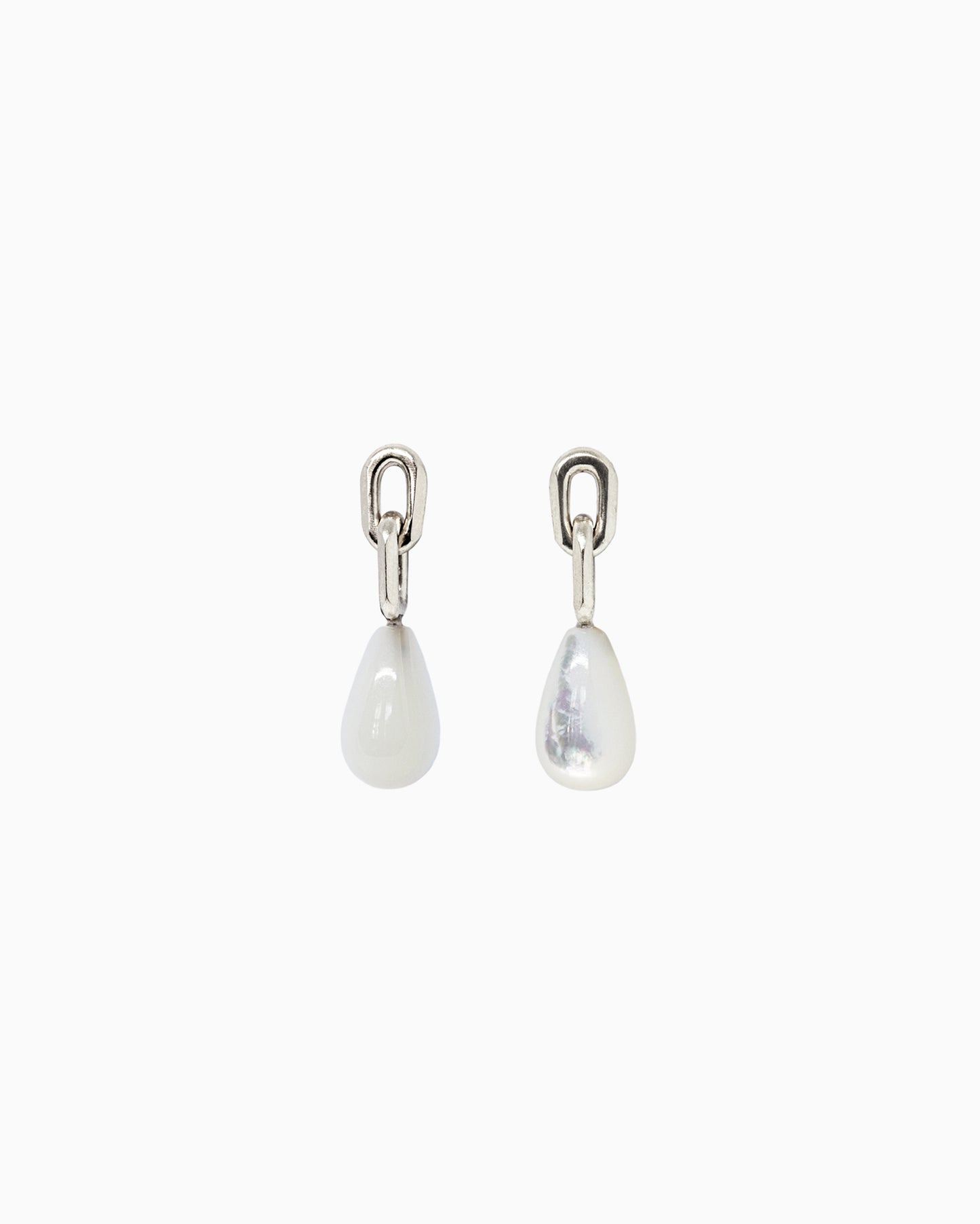 Silver chain LUGA earrings with mother of pearl