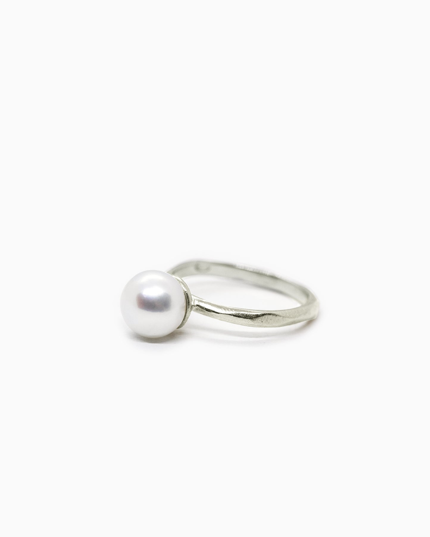 Silver Summer Kaviar ring with pearl