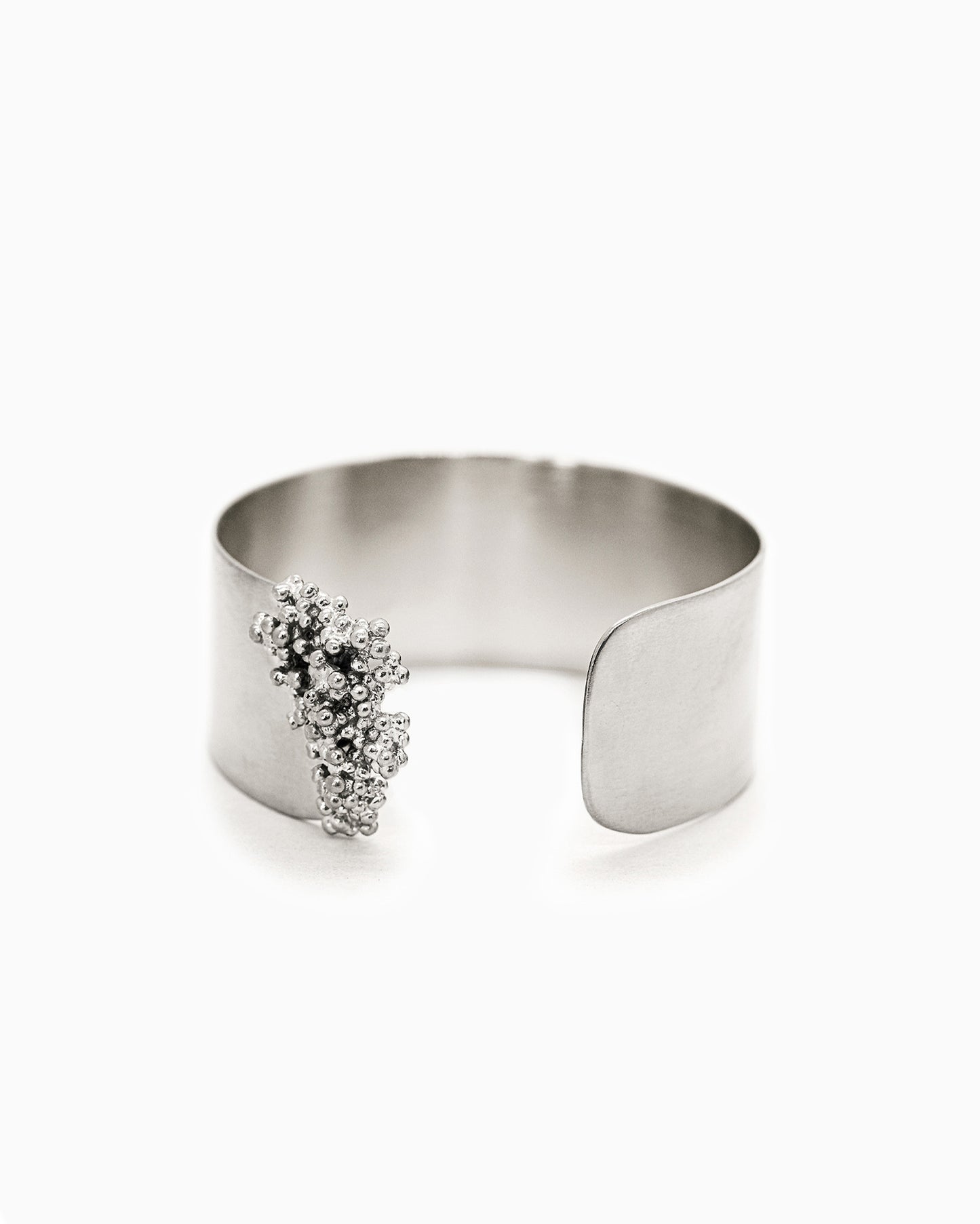 Silver statement armcuff Kaviar