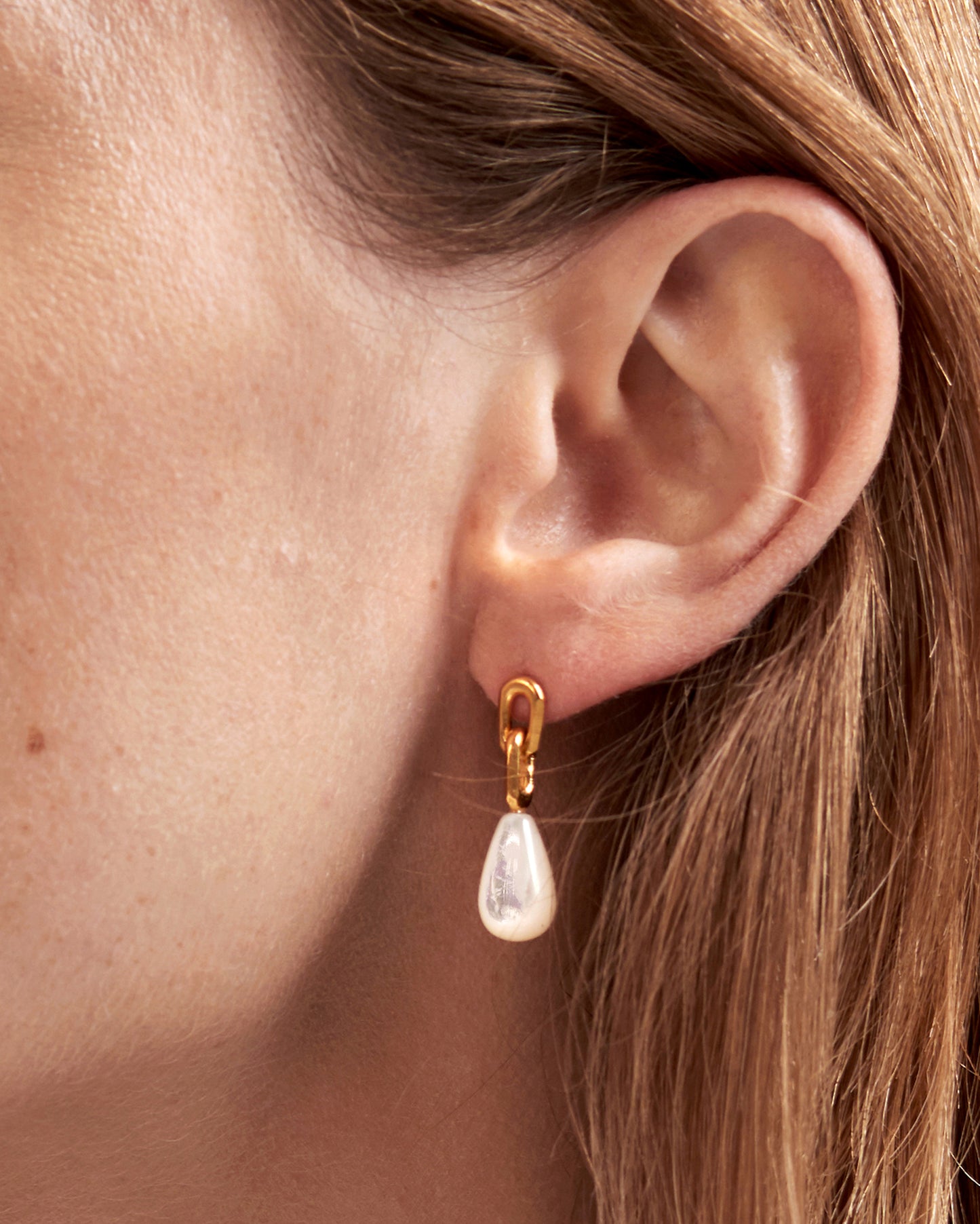 Gold-plated silver chain LUGA earrings with mother of pearl