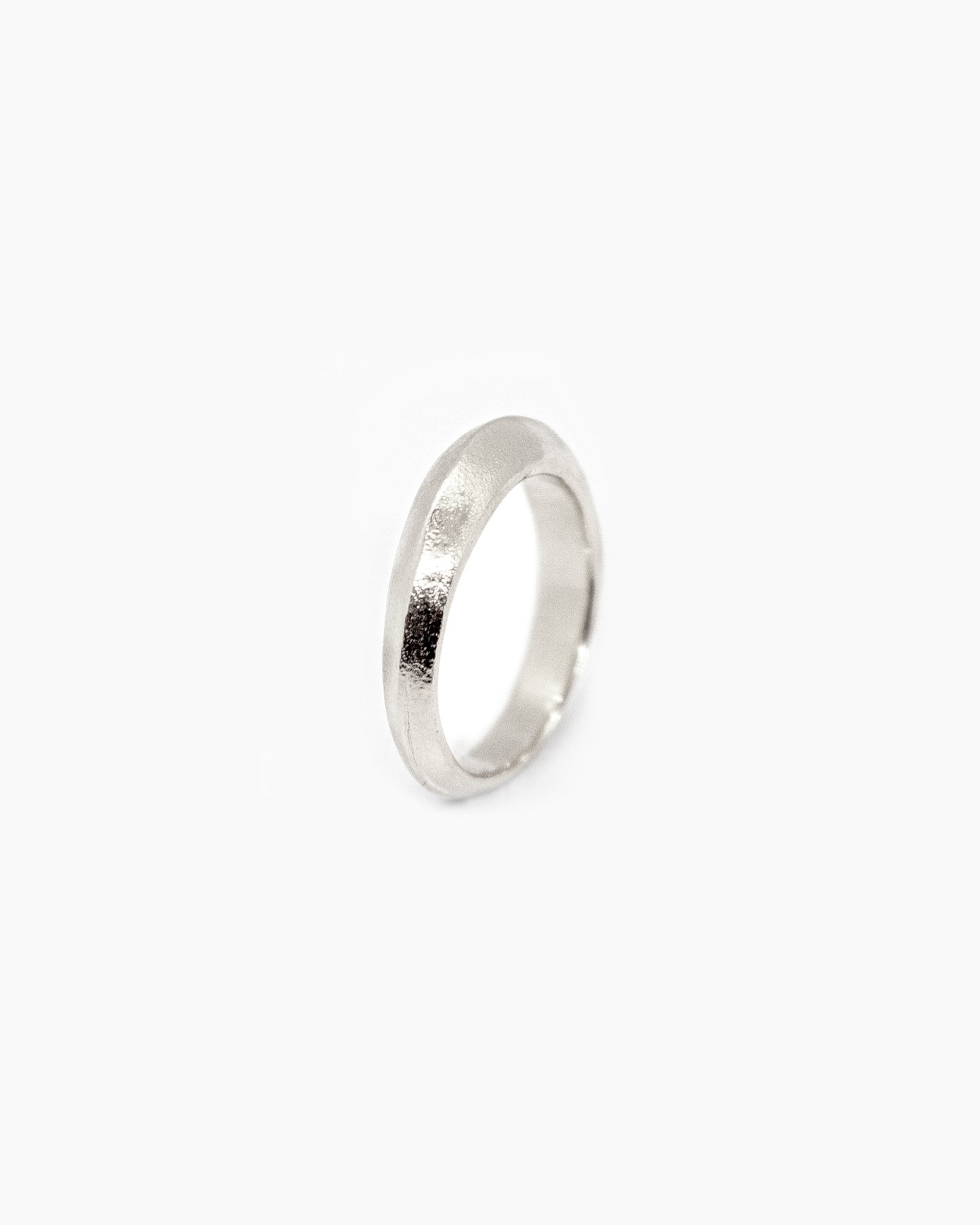 Zilveren Gebogen Ring Intuitive Heart