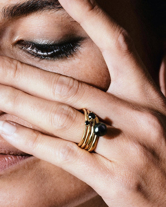 Vergulde Kaviar ring met donkere parel
