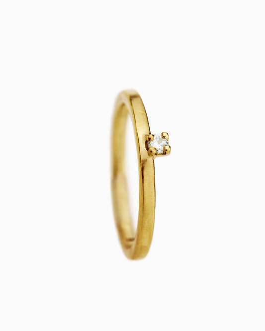 18k fairmined gouden ring met klein wit diamantje
