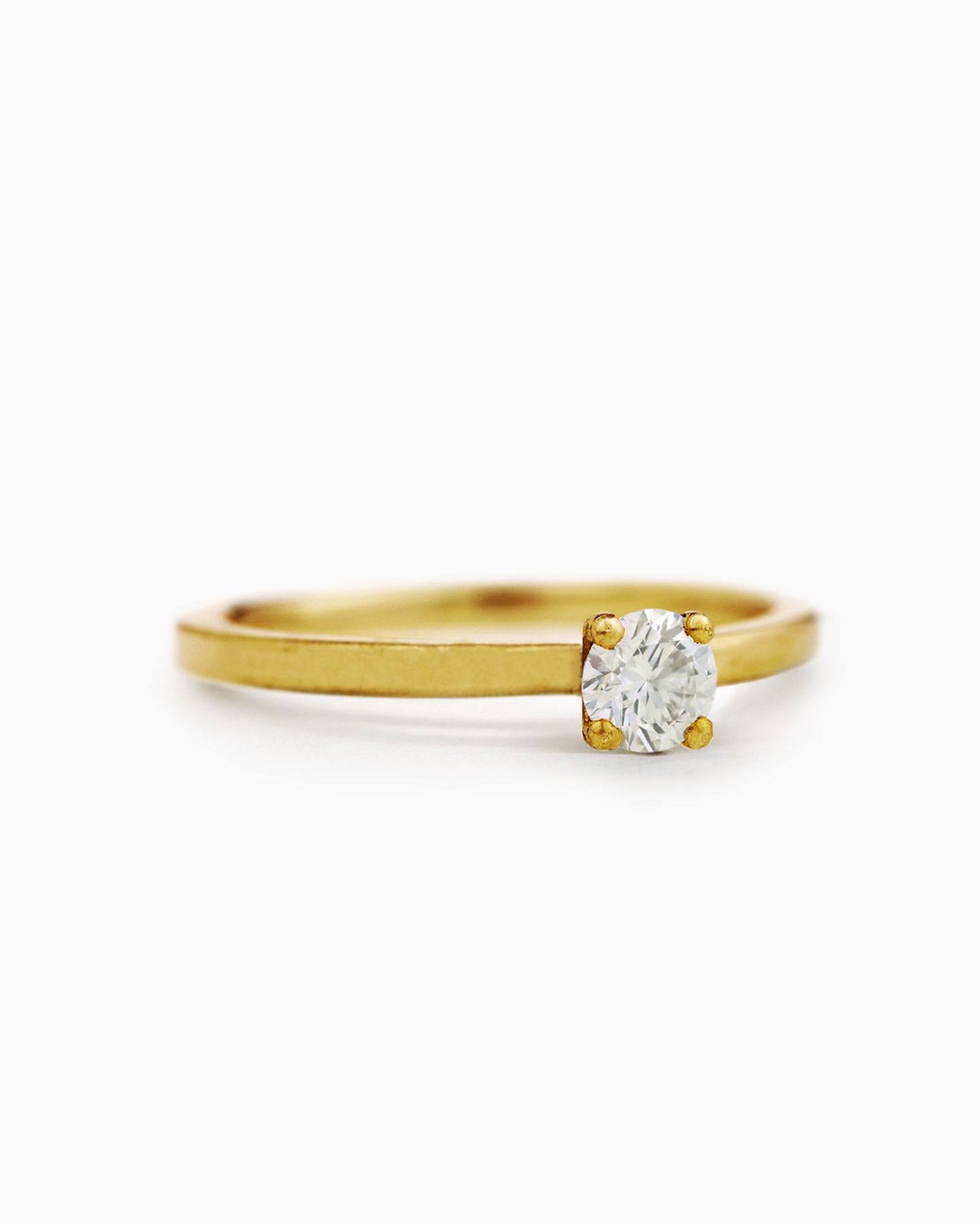 18k fairmined gouden ring met witte diamant