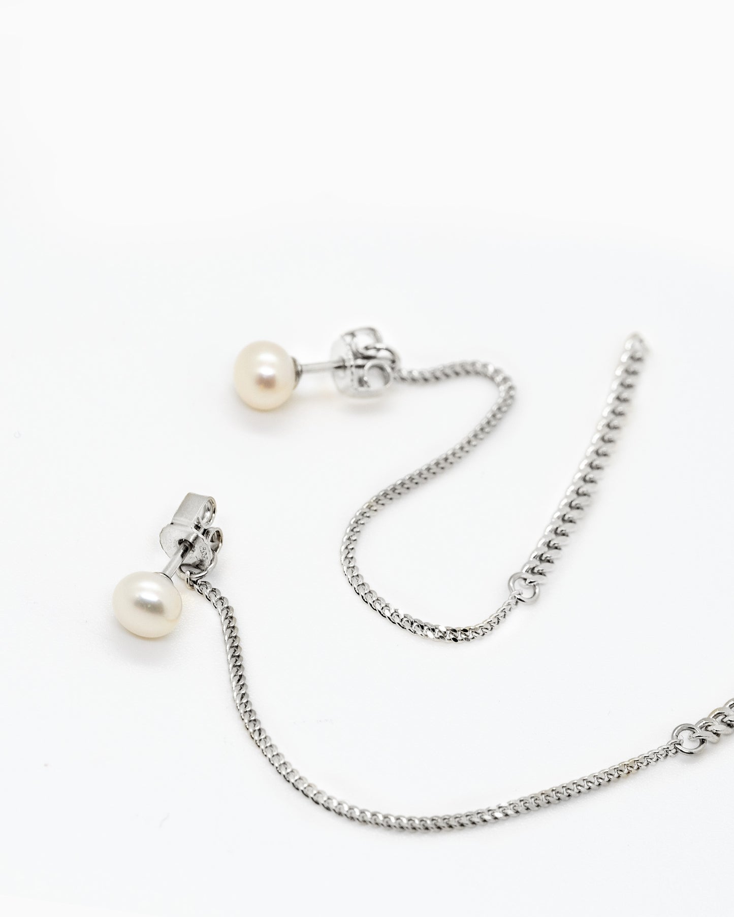 Zilveren mini parel oorhangers Summer Kaviar 