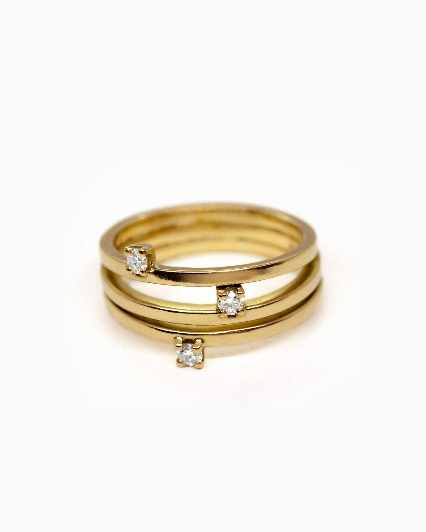 18k fairmined gouden ring met klein wit diamantje