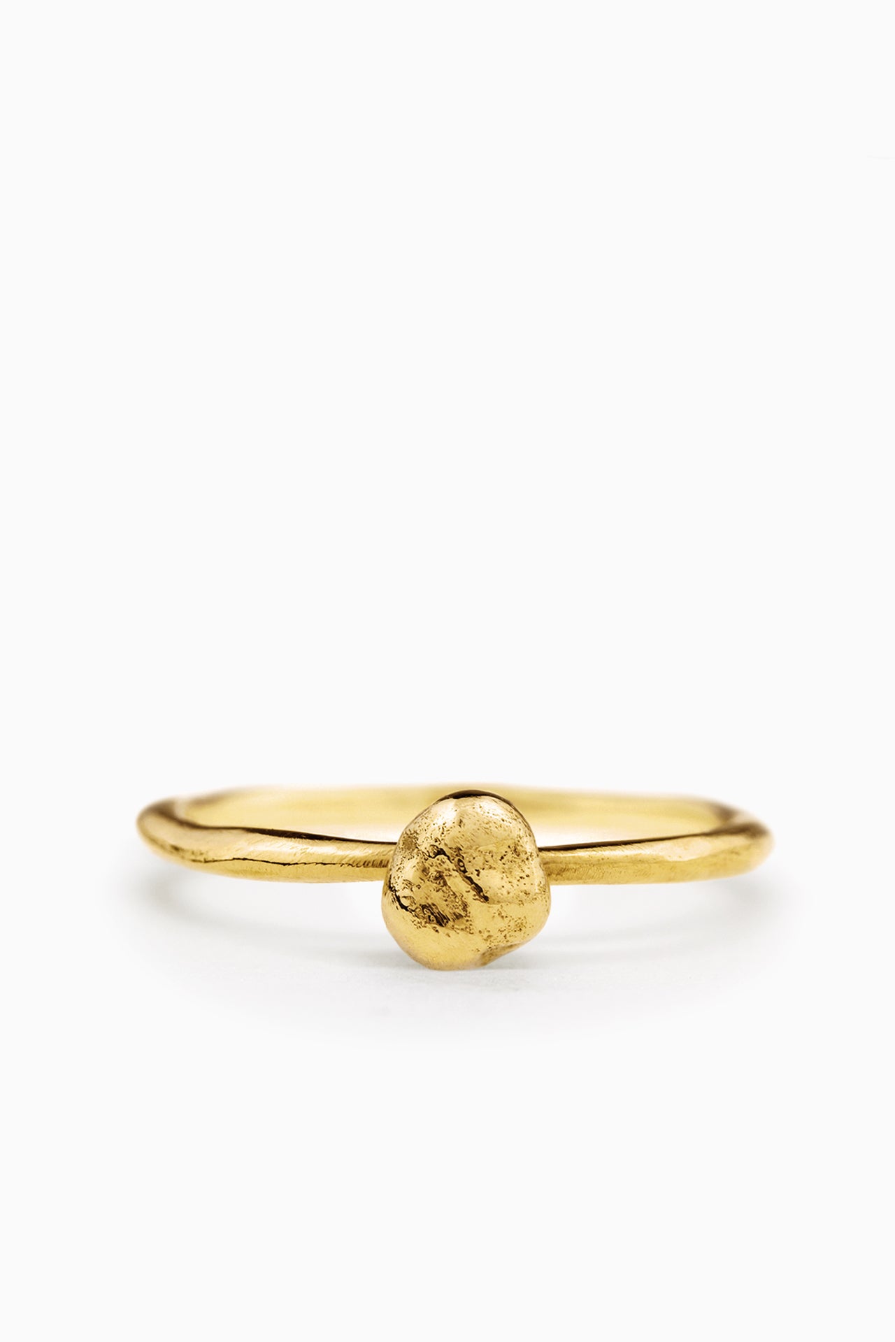18k fairmined gouden ring met goudkorrel